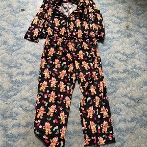 Holiday Time Festive Gingerbread Pajama Set